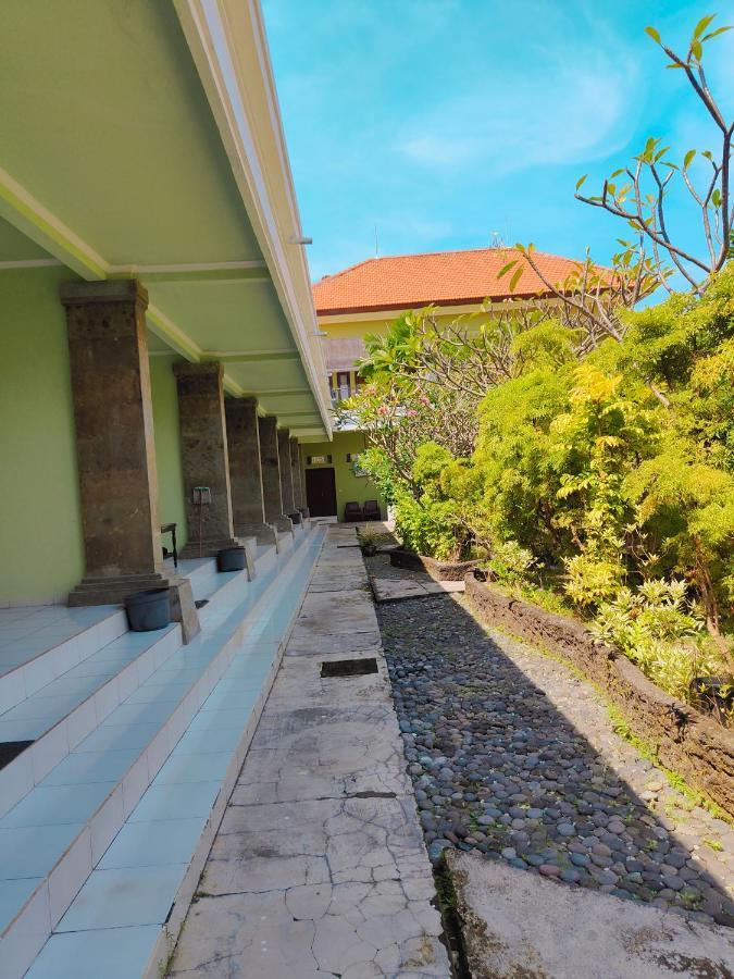 Berlian Inn Kuta Beach מראה חיצוני תמונה