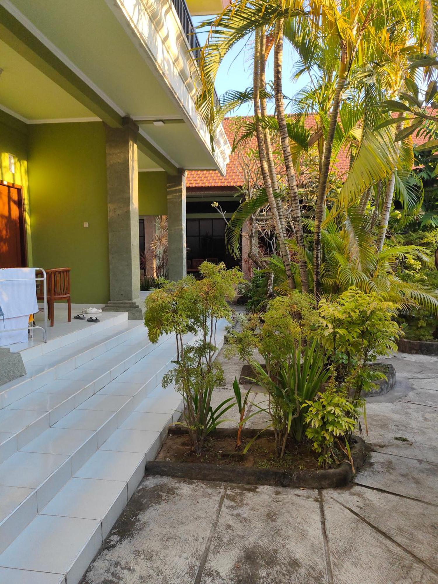 Berlian Inn Kuta Beach מראה חיצוני תמונה