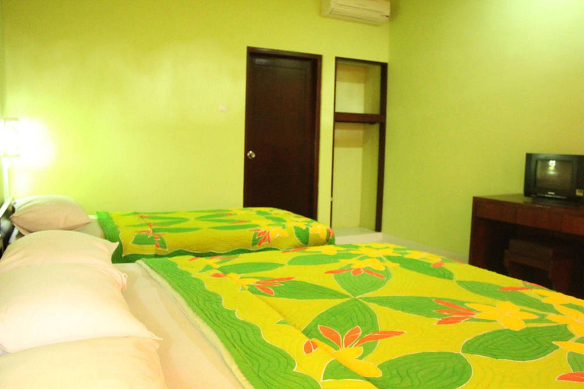 Berlian Inn Kuta Beach מראה חיצוני תמונה